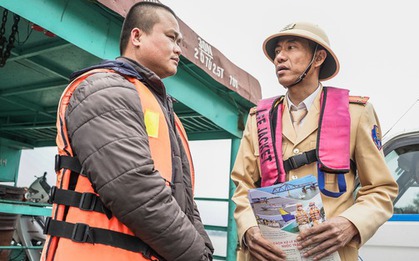 Một ngày theo chân cảnh sát đường thuỷ ở Hà Nội