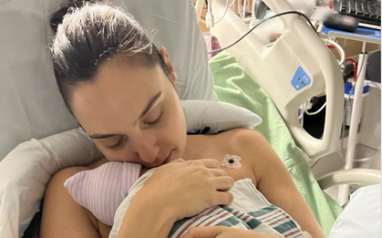 "Wonder Woman" Gal Gadot bất ngờ thông báo sinh con thứ 4