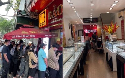 Cảnh mua bán trái ngược ở Hà Nội trong những ngày giá vàng đắt chưa từng có
