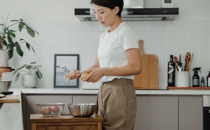 Công cụ sắp xếp được các bà nội trợ Nhật Bản yêu thích, giải cứu cho căn bếp lộn xộn của bạn