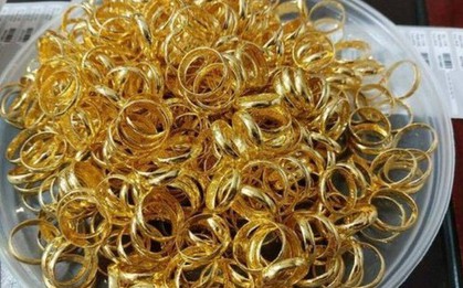 Giá vàng nhẫn, USD tăng "nóng"