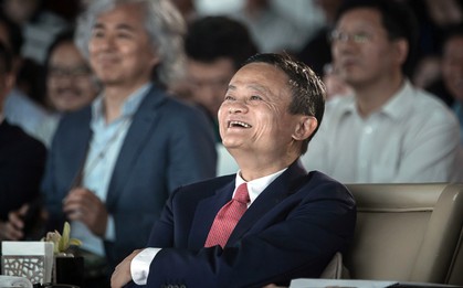Jack Ma bắt nhân viên học trồng chuối trong 3 tháng, nếu không sẽ bị đuổi việc: Bài học "tư duy ngược" ai cũng nên áp dụng!
