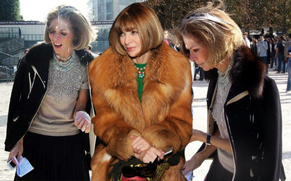 "Bà đầm thép" Anna Wintour từng có lần bị ném bánh đậu phụ vào mặt, vì đâu nên nỗi?