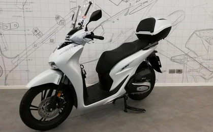 Honda SH 2024 ra mắt màu mới: đã đẹp lại còn sang, giá gần 100 triệu nhưng không phải có tiền là mua được!