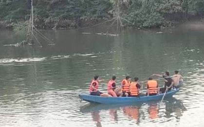 Lật thuyền ở Quảng Ninh, 4 người mất tích