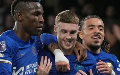 Ghi 2 bàn phút bù giờ, Chelsea thắng ngược Man Utd