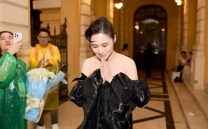 Hương Tràm lên tiếng xin lỗi sau khi show bị hủy vì mưa, dời đêm diễn sang tối nay!