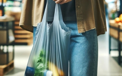 Cách sử dụng túi nilon để tránh bị nhiễm độc