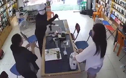 Nghi phạm cầm vật giống súng cướp cửa hàng điện thoại đã sa lưới