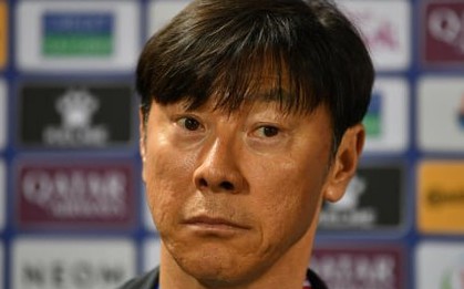 HLV Shin Tae-yong bất mãn: Trọng tài có vấn đề, nên giải nghệ đi