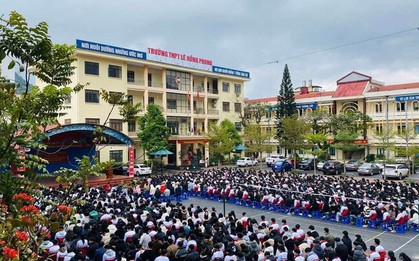 Ban phụ huynh vận động nộp 400.000 đồng/học sinh "mời cơm" hội đồng thi THPT