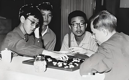 "Đệ nhất thần đồng" được cả Trung Quốc kỳ vọng, tìm lối thoát nơi cửa Phật