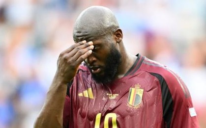 Bắt trọn từng khoảnh khắc vụng về, xui xẻo biến Lukaku thành trò cười