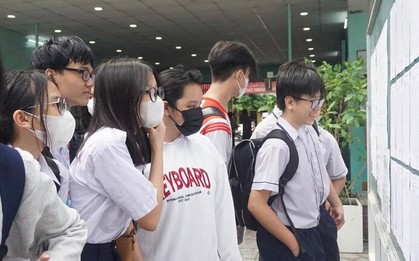 Đề thi Toán lớp 10 TP.HCM khiến thí sinh bật khóc: Vẫn có 49 em đạt điểm 10
