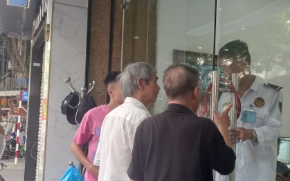 Mua vàng từ ngân hàng: Xếp hàng không được, đăng ký trực tuyến không xong