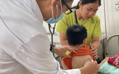Bé 7 tuổi tổn thương phổi, bác sĩ cảnh báo nguy cơ đến từ một sai lầm khi ăn cua