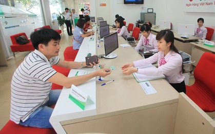 Từ ngày 1/7, những trường hợp này muốn chuyển khoản trên 10 triệu phải ra quầy giao dịch ngân hàng