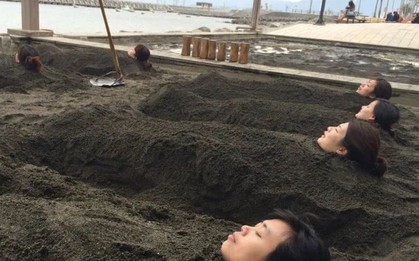 Độc lạ Onsen bằng cát nóng ở Nhật Bản