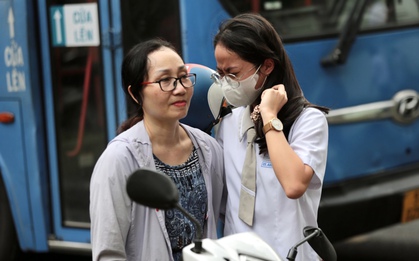 Chính thức kết thúc kỳ thi vào lớp 10 TP.HCM: Xong rồi, về nhà nghỉ ngơi thôi!