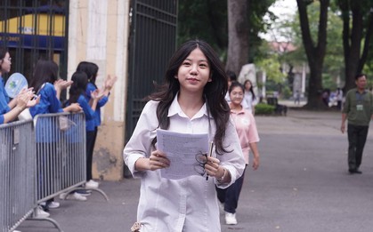 Kết thúc buổi 2 thi vào lớp 10 Hà Nội: Đề ngoại ngữ "dễ thở", nhiều thí sinh tự tin đạt điểm cao