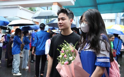 Kỳ thi vào lớp 10 năm 2024 Hà Nội chính thức kết thúc: Thí sinh vui vẻ vì đề vừa sức, thế là thi xong rồi!