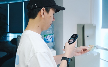 Tất bật xác thực sinh trắc học, chợt nhận ra tài khoản còn không có nổi 10 triệu, người trẻ cảm thán: "Làm sớm để khi nhiều tiền khỏi bỡ ngỡ"!