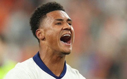 Ollie Watkins khẳng định chuyện khó tin: Tự 'tiên tri' Palmer kiến tạo cho mình lập công