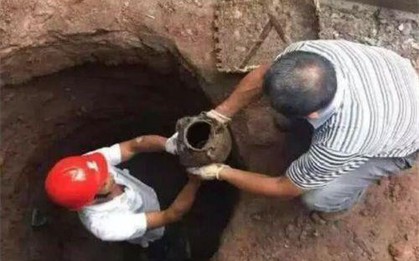 Phát hiện gần 239 "vật thể lạ" nằm sâu dưới lòng đất, cả công trường lập tức bị phong tỏa: Báu vật hơn 700 năm tuổi xuất hiện