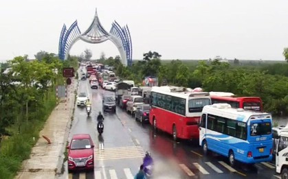 Bão số 2 tiến sát Quảng Ninh-Hải Phòng, gần 4.000 du khách mắc kẹt ở đảo Cát Bà
