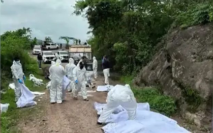 Phát hiện 19 thi thể trong một xe tải tại Mexico