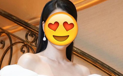 Á hậu lấy chồng Tây, 2 năm sau ly hôn không rõ lý do, lộ 1 chi tiết cho thấy dạy con cực văn minh