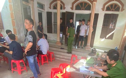 Nghi án chồng khóa trái cửa đâm vợ tử vong rồi tự sát