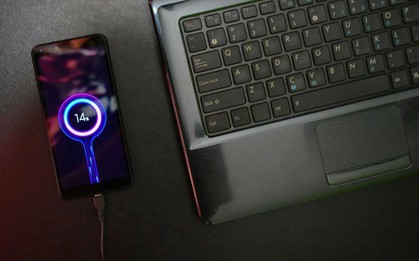 Sạc smartphone thế nào mới đúng? Quên 3 điểm này khi sạc, điện thoại sớm thành "cục gạch" chai pin, tiềm ẩn rủi ro