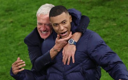 HLV Deschamps bảo vệ Mbappe trước làn sóng chỉ trích