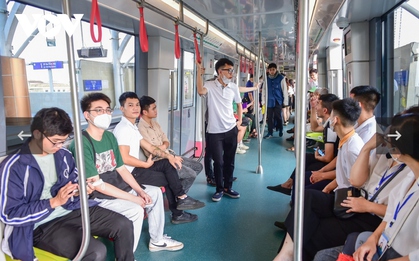 Trung bình mỗi ngày có hơn 65.000 lượt khách đi tàu Nhổn - Ga Hà Nội