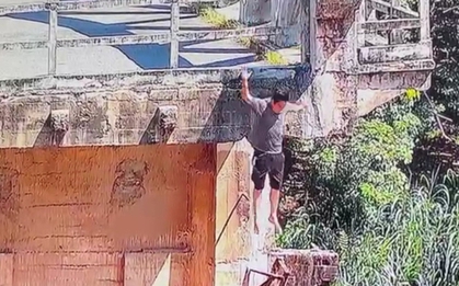 Diễn biến nóng vụ nam thanh niên để lại bút tích "con nợ mẹ" rồi nhảy cầu ở Bình Dương