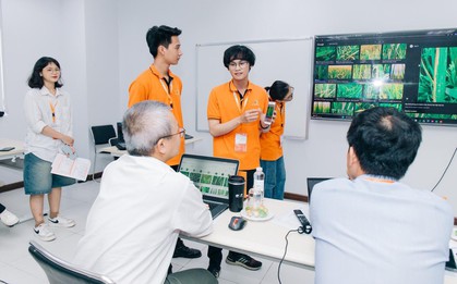 Sinh viên trao đổi nghiên cứu khoa học cùng chuyên gia quốc tế tại chung kết FPT Edu ResFes 2024