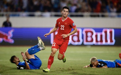 "ĐT Việt Nam bây giờ nên ngừng mơ mộng thay đổi, đá được như thời ông Park là tốt lắm rồi"