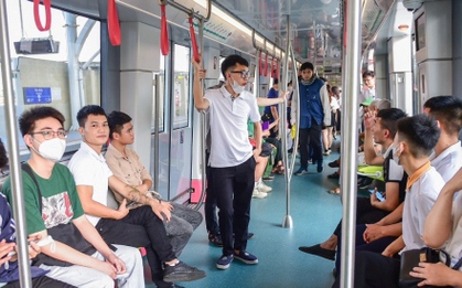 Hơn 400.000 người đi tàu Nhổn-Ga Hà Nội trong tuần đầu chở khách
