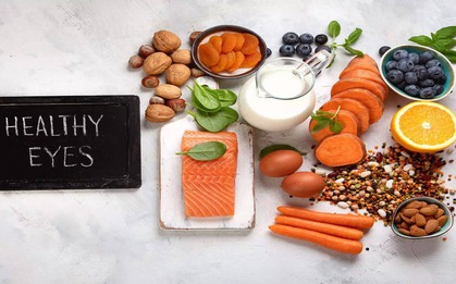 Bác sĩ ở TP.HCM liệt kê các loại thực phẩm "cứu mắt": Đừng bỏ qua nếu bạn thường làm việc hàng giờ bên máy tính