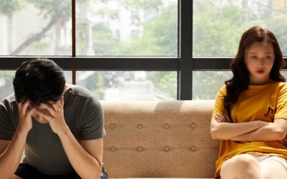 Sếp tặng quà sinh nhật muộn, tôi mở ra xem thì sửng sốt với thứ bên trong, ngay hôm sau thì đưa đơn ly hôn cho chồng