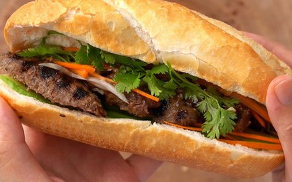 20 công nhân nhập viện, nghi ngộ độc sau khi ăn bánh mì