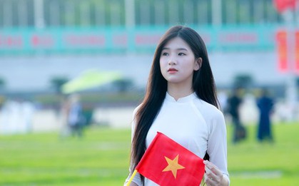 Người dân Thủ đô đến Quảng trường Ba Đình chụp ảnh dịp lễ 2/9