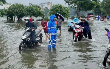 Hà Đông: Hạn chế phương tiện trên đường 70 do ngập nước