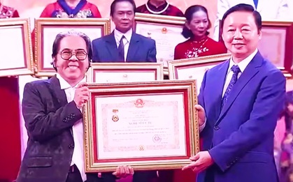 Một nam nghệ sĩ được phong NSƯT ở tuổi 65: “Tôi đã đắc đạo”