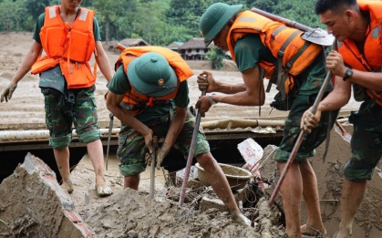 Tìm thêm một thi thể, còn 9 nạn nhân mất tích ở Làng Nủ