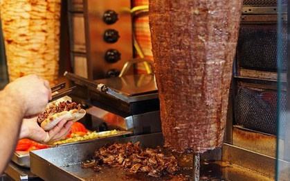 Hai quốc gia châu Âu tranh cãi nảy lửa về một món ăn nổi tiếng khắp thế giới: Nơi ‘khai sinh’ nộp đơn xin bảo hộ, nơi tiêu thụ nhiều nhất phản đối kịch liệt