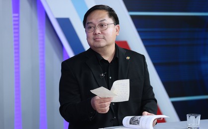 Trải lòng của ông Hoàng Nam Tiến: Lớp trưởng trường chuyên thi trượt Đại học, 38 tuổi mới thực hiện được ước mơ dang dở
