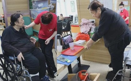 "Chu Bá Thông" Tần Hoàng: Bán hết tài sản trả nợ cho con, ốm đau không ai chăm