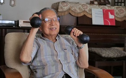 Giáo sư Nhật Bản 92 tuổi vẫn nâng tạ, đạp xe chia sẻ 5 bí quyết trường thọ